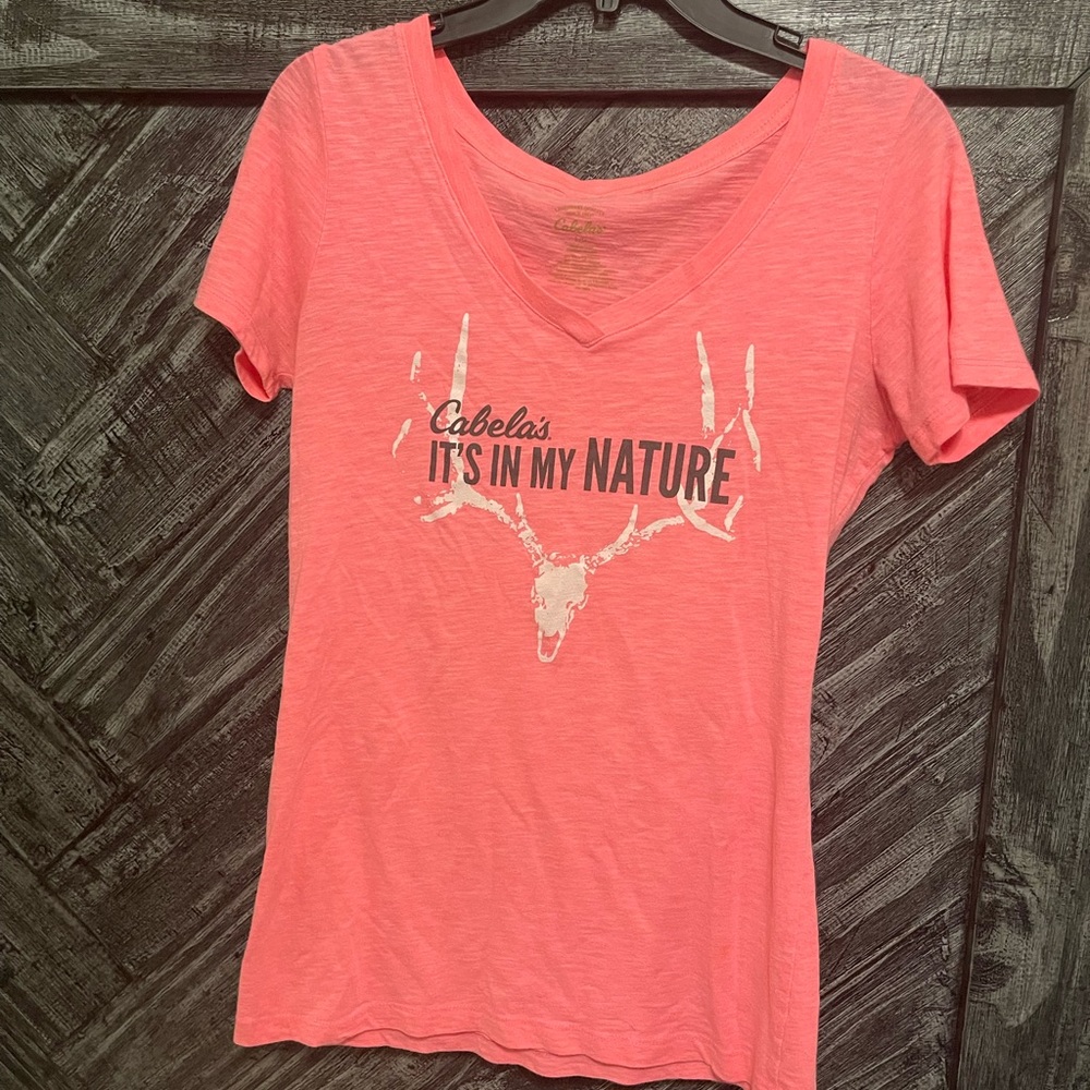 Cabelas brand pink tshirt.  Size large. Good condition.